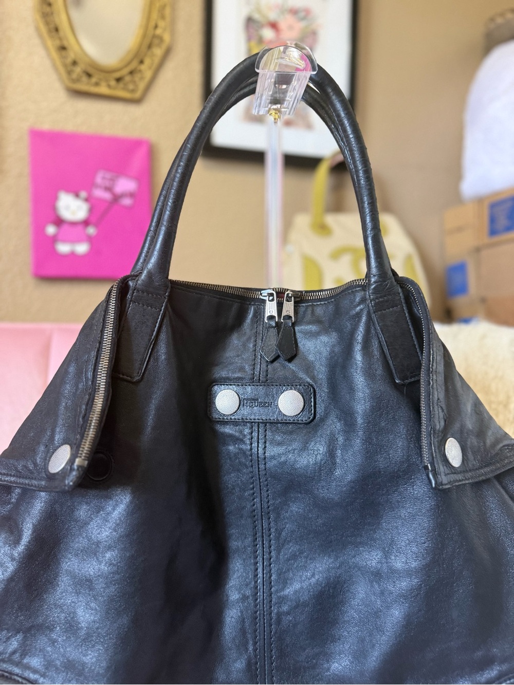 💯Auth! ALEXANDER MCQUEEN Large De Manta Tote in black leather. Silver hardware - Picture 2 of 16